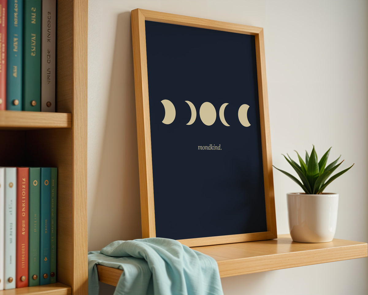 Mondkind Mondphasen – gerahmtes Poster an der Wand