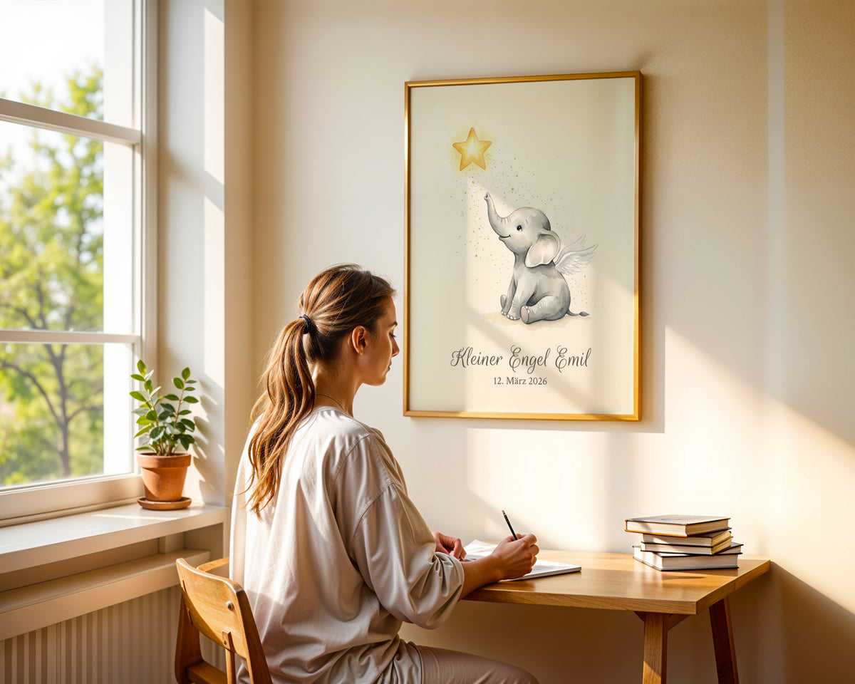 Sternenkind – Engel-Elefant – gerahmtes Poster in der Hand