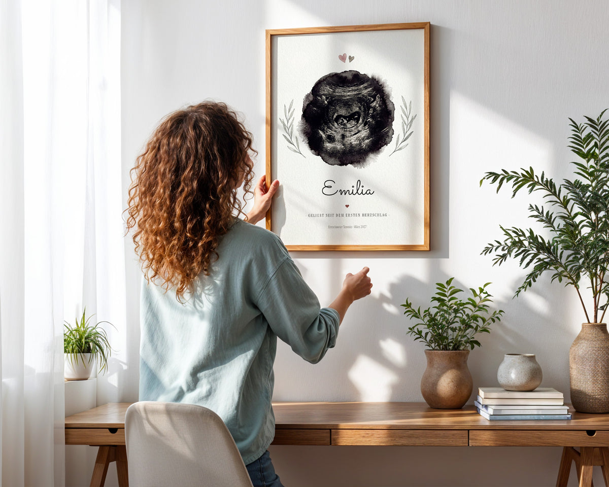 Ultraschallbild – Aquarell Tusche – gerahmtes Poster in der Hand