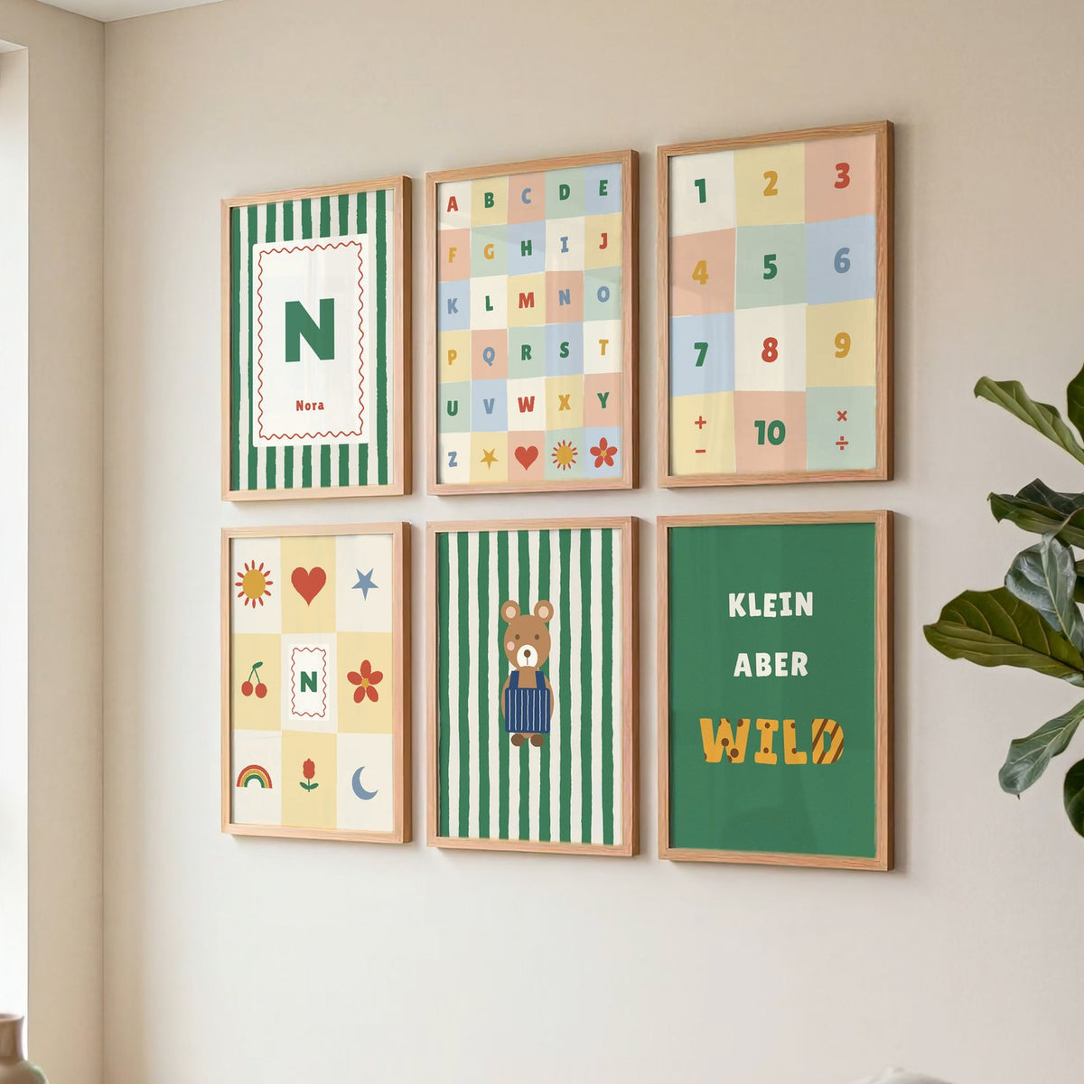 Namensposter 6er-Set „ABC & Bär“ – gerahmtes Poster an der Wand