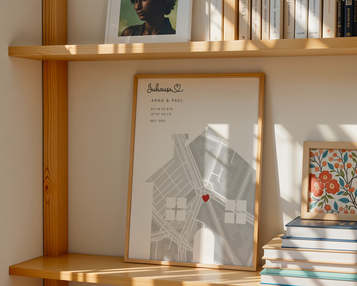 Karten-Poster „Zuhause“ – gerahmtes Poster an der Wand