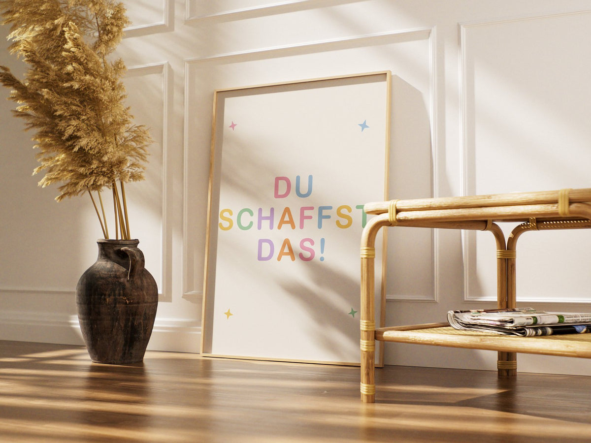 Du schaffst das – gerahmtes Poster im Raum