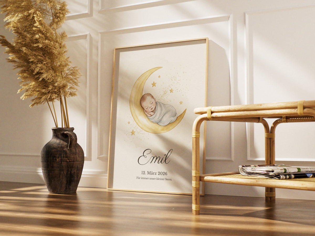 Sternenkind – Mond-Baby Aquarell – gerahmtes Poster im Raum