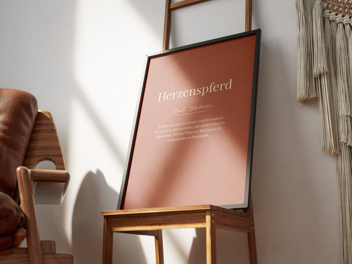 Herzenspferd (Definition) – gerahmtes Poster im Raum