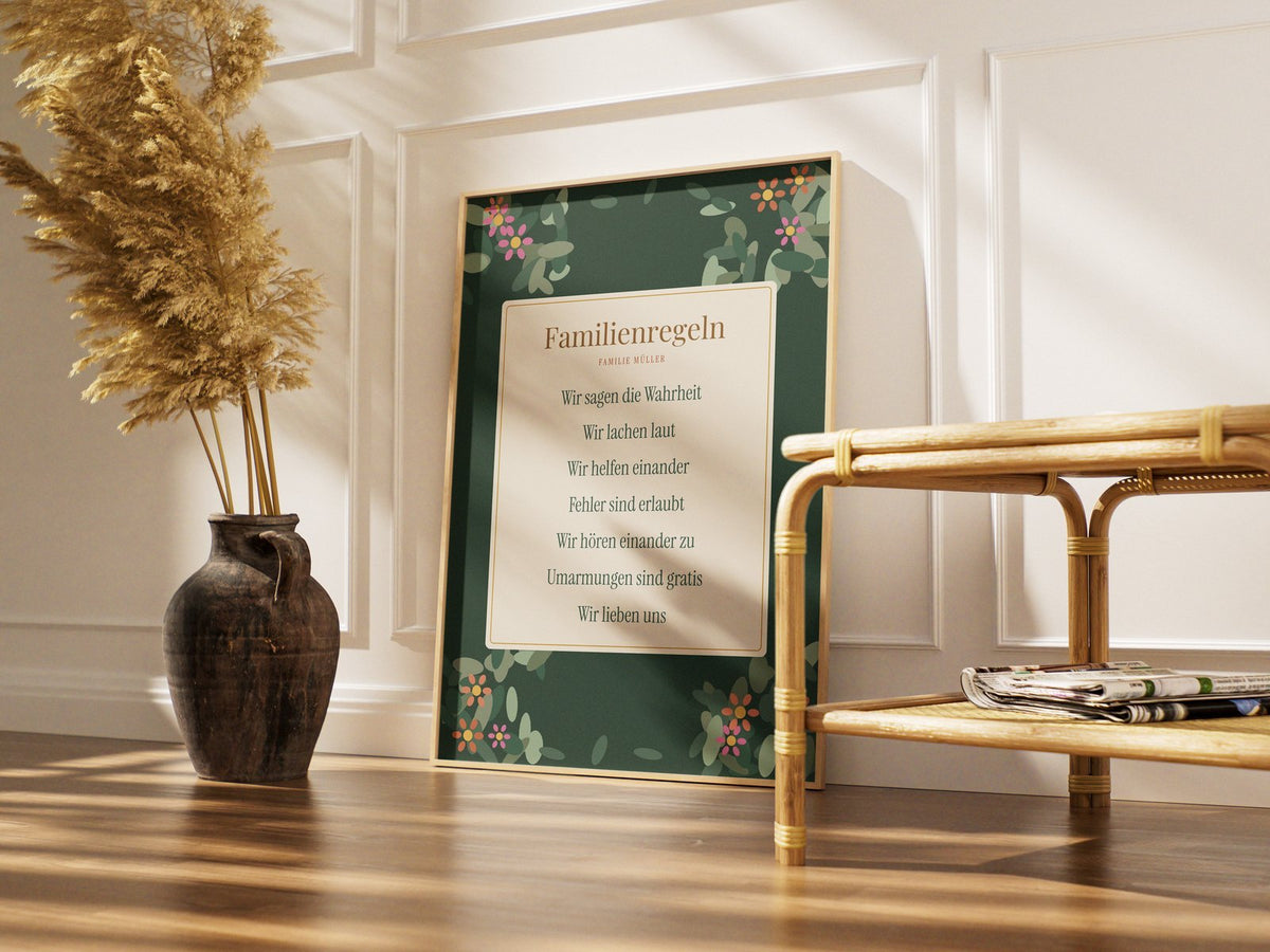 Hausregeln mit Familienname – gerahmtes Poster im Raum