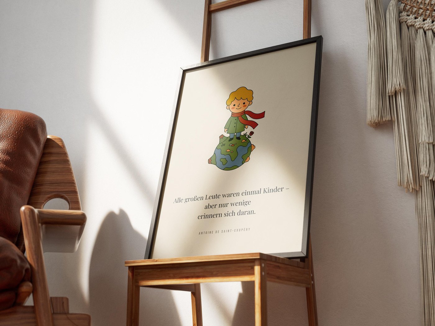 Poster Kinderzimmer Kleiner Junge auf dem Planeten Ansicht 3